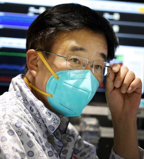 人物肖像 院士也是战士