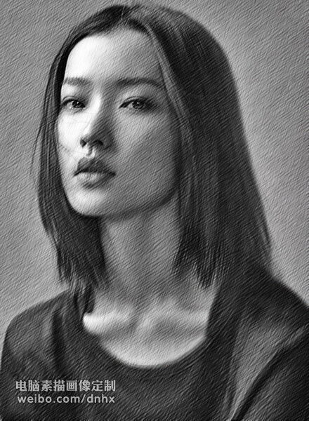 年轻女子素描肖像