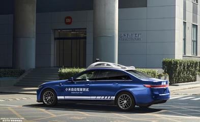 捕获年轻市场 自拍肖像与轻盈时尚的商业机遇